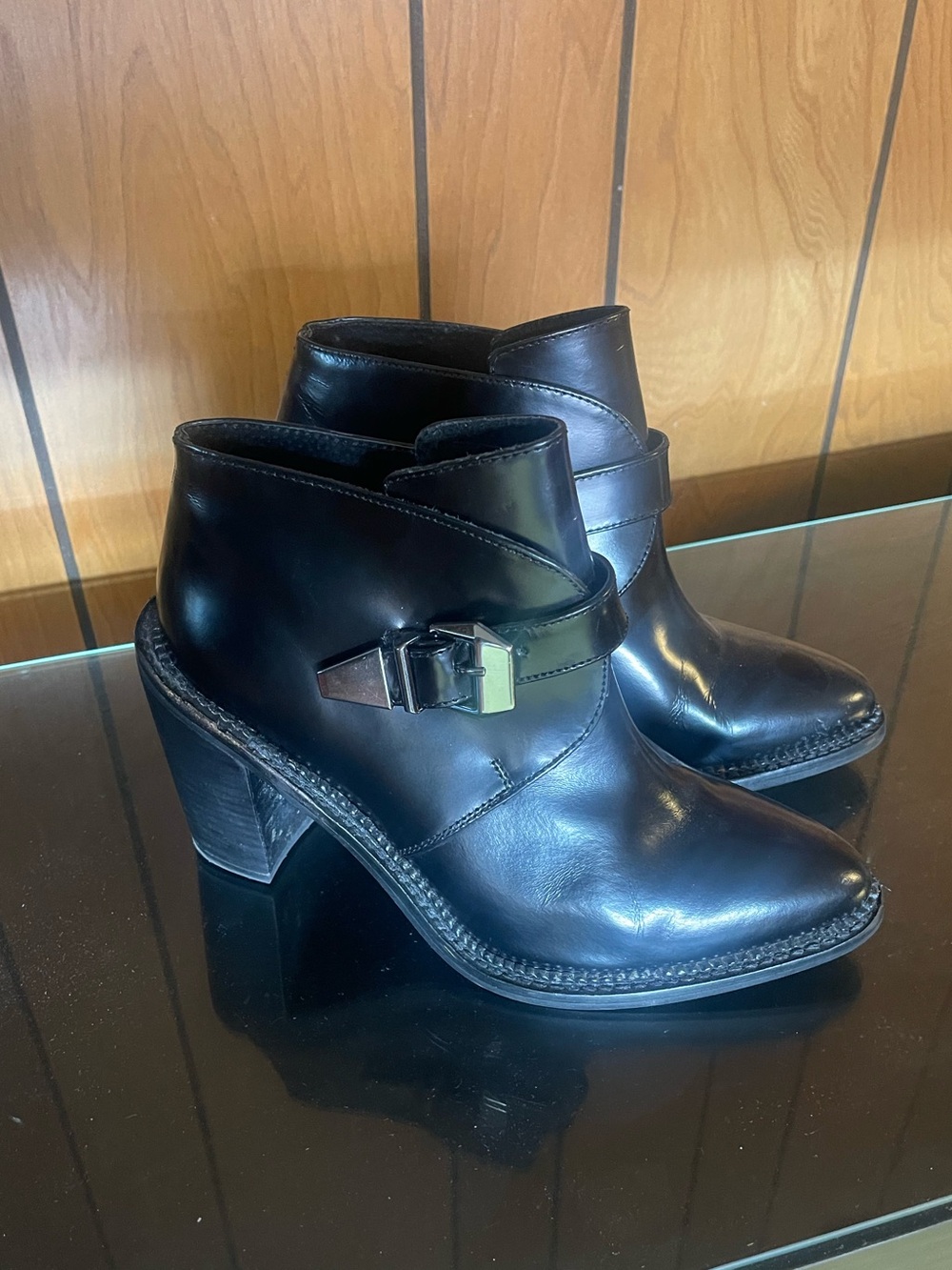 TOPSHOP
Aleta Monk Strap Boots